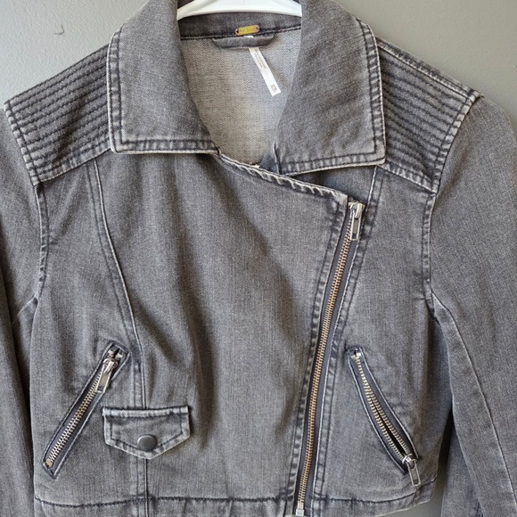 Free People Grey Washed Denim Cropped‎ Moto Jacket XS Asymmetical Zipper Grunge - Picture 2 of 7